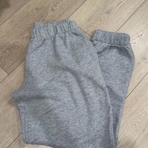 Brandy Melville Heather Gray cuffed Sweatpants